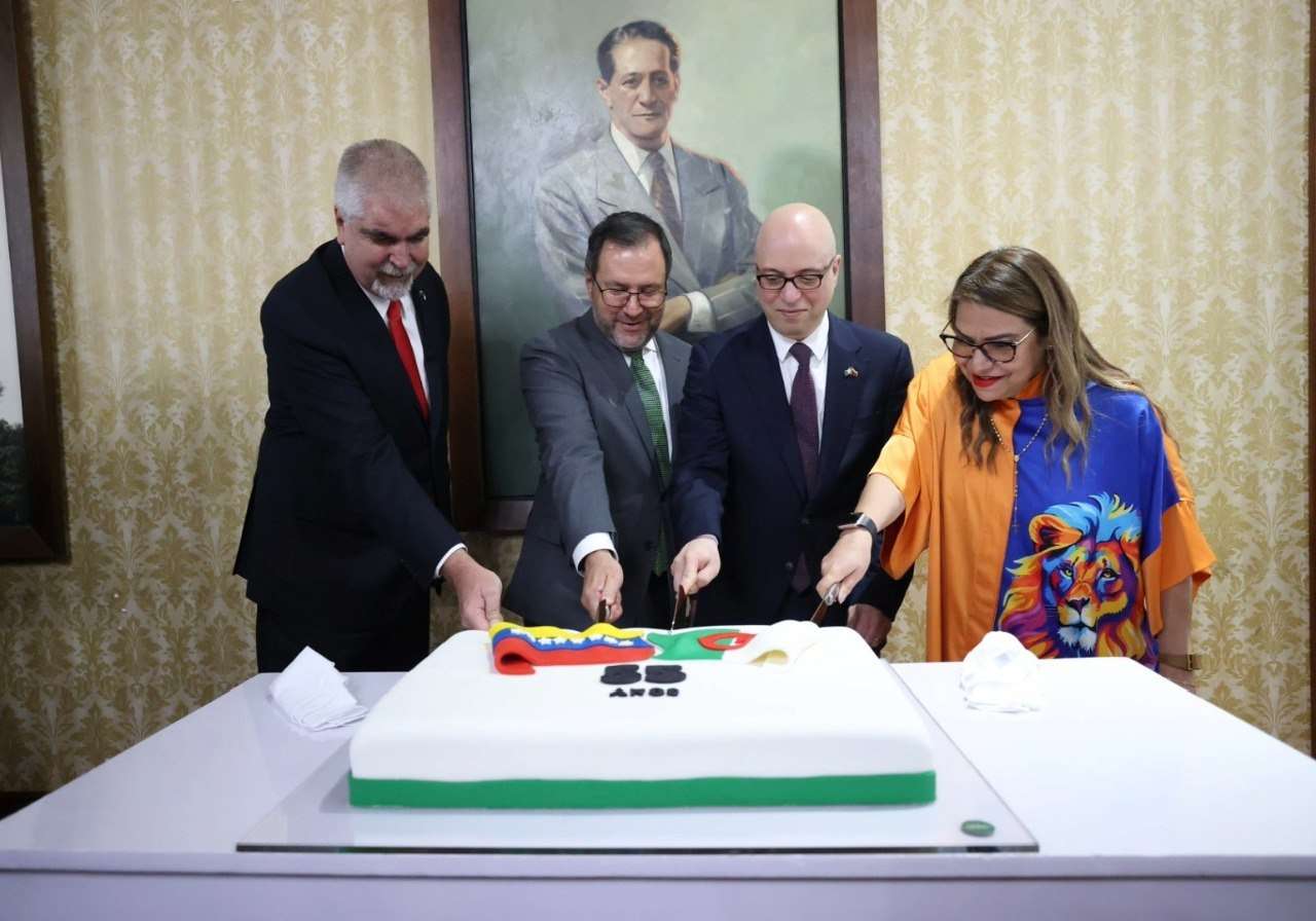 Venezuela y Argelia crean consejo empresarial tras 55 años de relaciones
