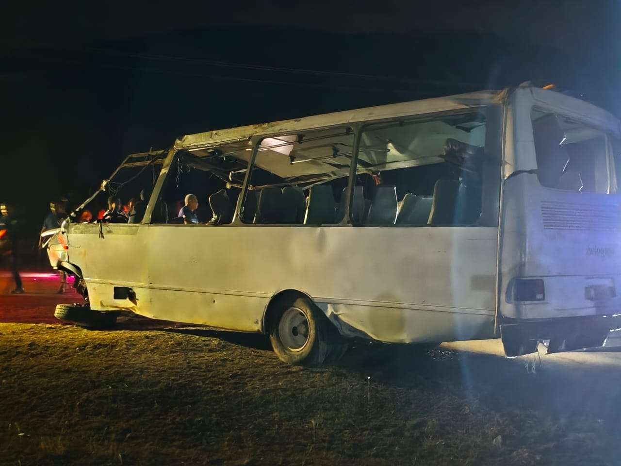Accidente vial en zona rural de Anzoátegui deja tres fallecidos y 39 heridos