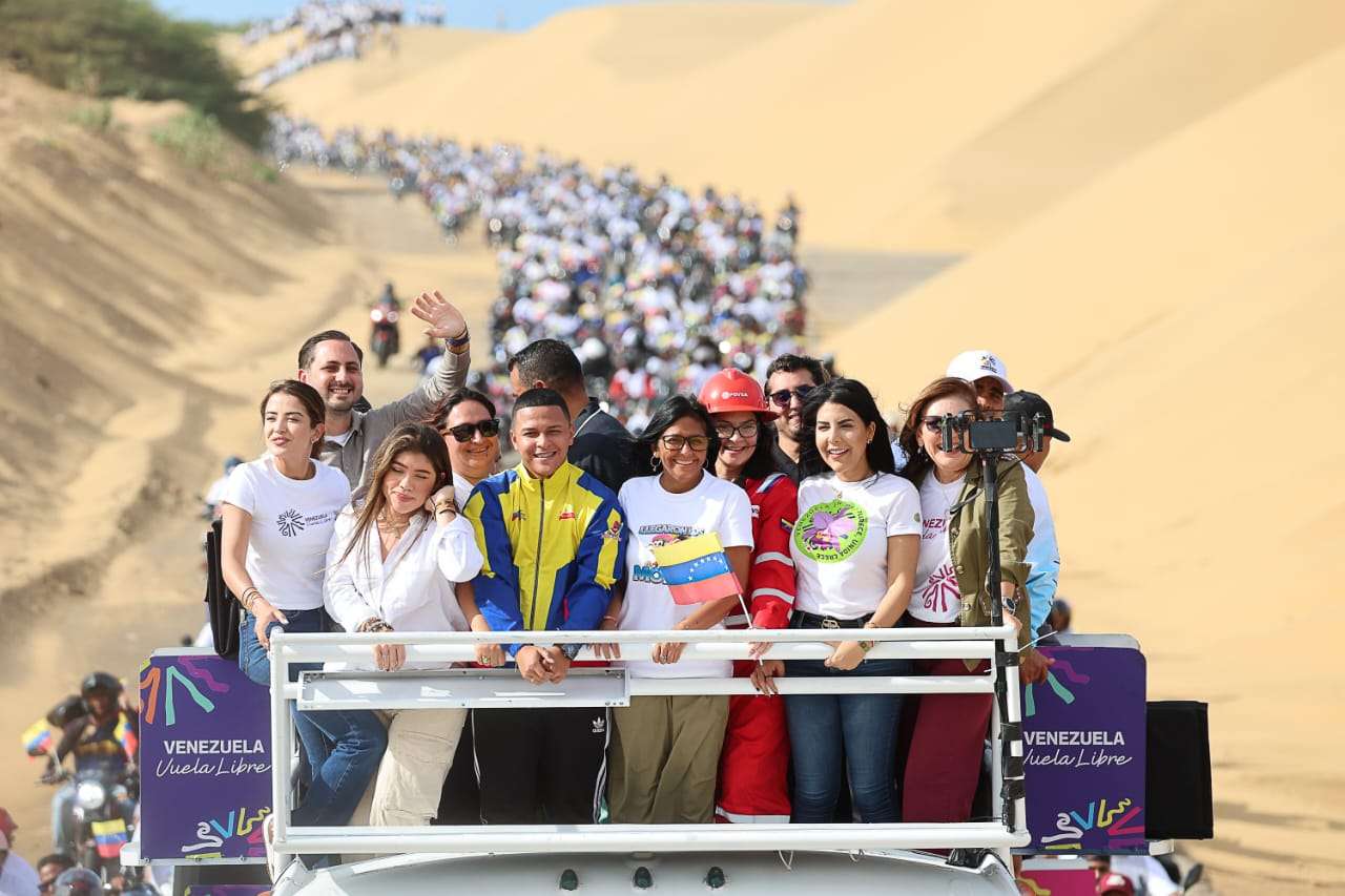 La Peregrinación pasó por Los Médanos, La Vela y Centro Histórico de Coro