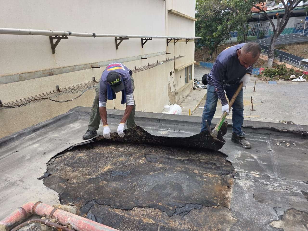 Recuperan Hospital Vargas de La Guaira