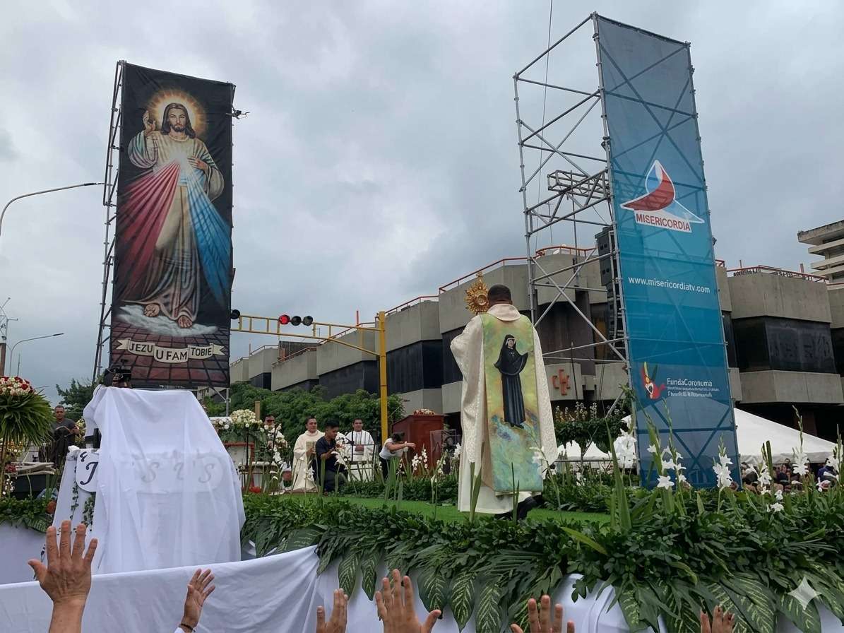 Trujillo se rinde ante la Divina Misericordia