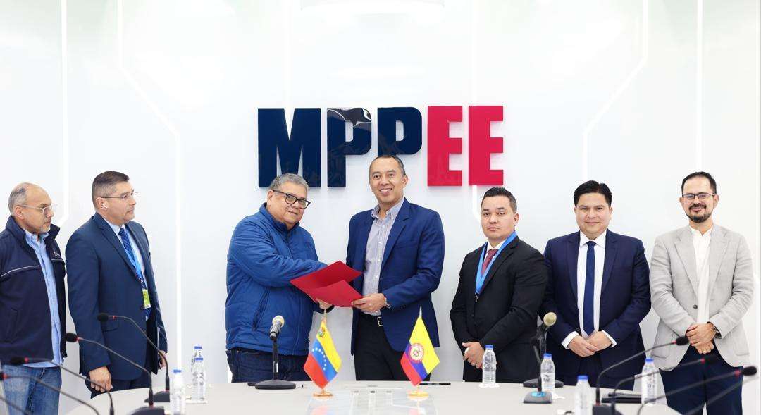 Venezuela y Colombia reactivan conexión eléctrica binacional