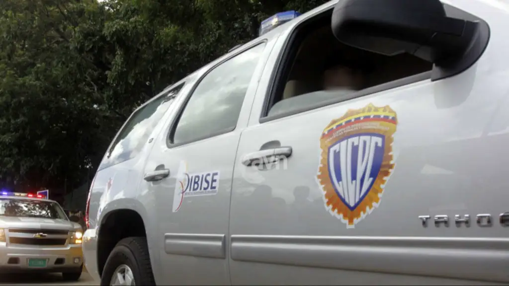 Se cayó mientras corría sobre techos de un barrio en Caracas: dos personas lo buscaban