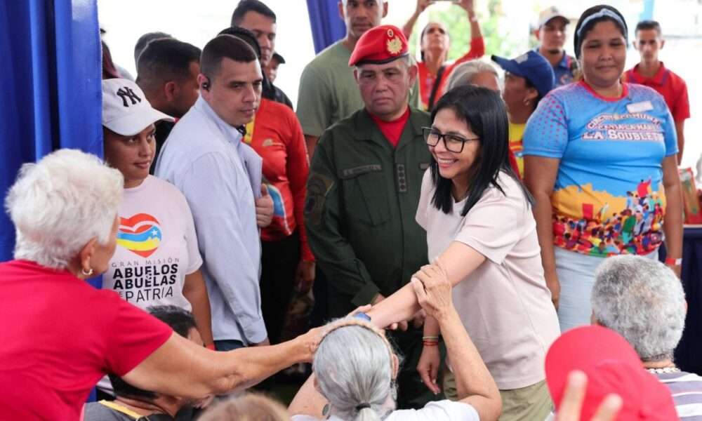 Delcy Rodríguez rinde tributo al compromiso de las madres venezolanas