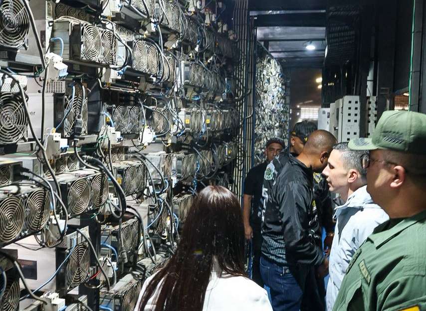 Desmantelan gigantesca granja ilegal de criptomonedas en Aragua