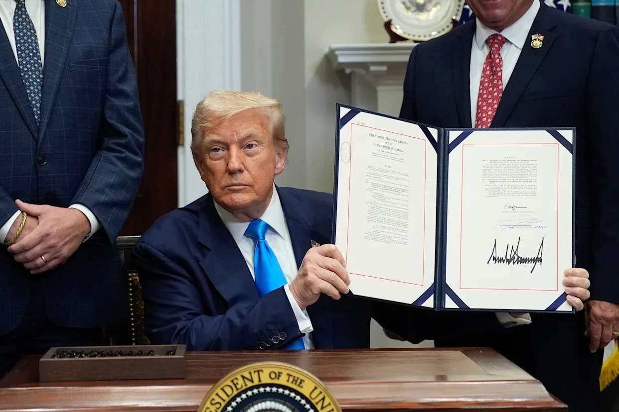 EEUU recrudece sanciones contra Cuba al firmar nueva orden ejecutiva