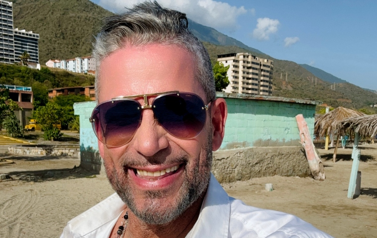 Enrique Barrios renueva “Cuando el alma habla” con una propuesta íntima y visualmente emotiva