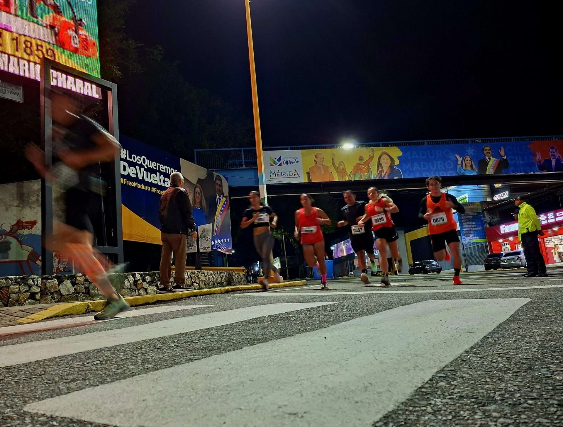 Más de 1000 atletas participaron en la carrera "Bolívar Vuelve" en Mérida