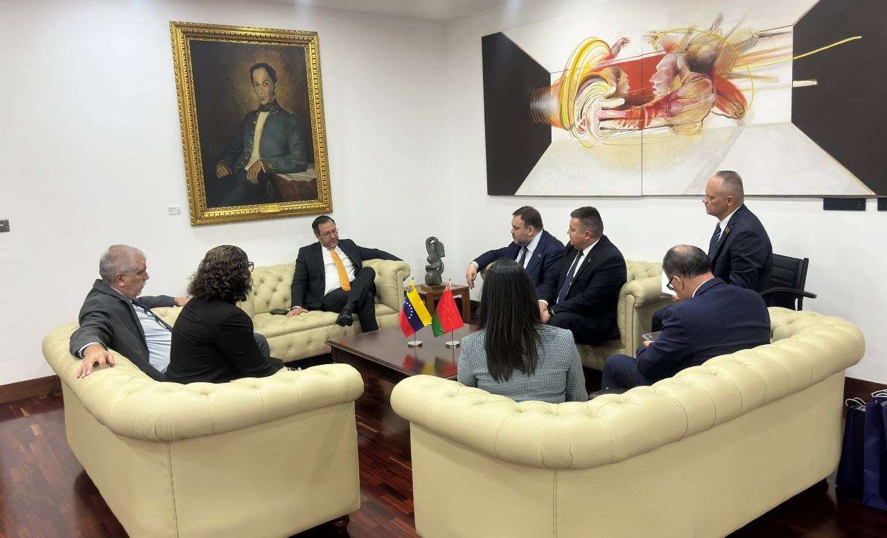Venezuela y Belarús repasan prioridades de la agenda común