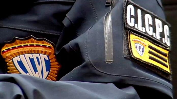 vio a un hombre asesinado en el piso y se llevó su moto